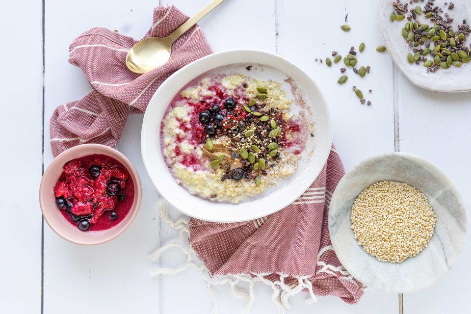 Creamy Berry & Quinoa Porridge
